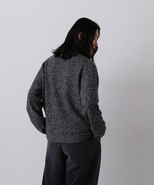YLEVE（イレーヴ）の「YLEVE / WOOL CASHMERE MELANGE KNIT V NECK PULL OVER（ニット/セーター・メンズ・ブラック/ブルー・5/4）」の5枚目の写真