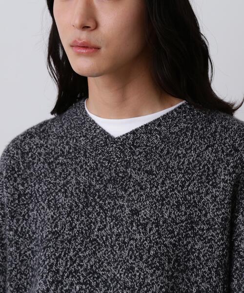YLEVE（イレーヴ）の「YLEVE / WOOL CASHMERE MELANGE KNIT V NECK PULL OVER（ニット/セーター・メンズ・ブラック/ブルー・5/4）」の6枚目の写真