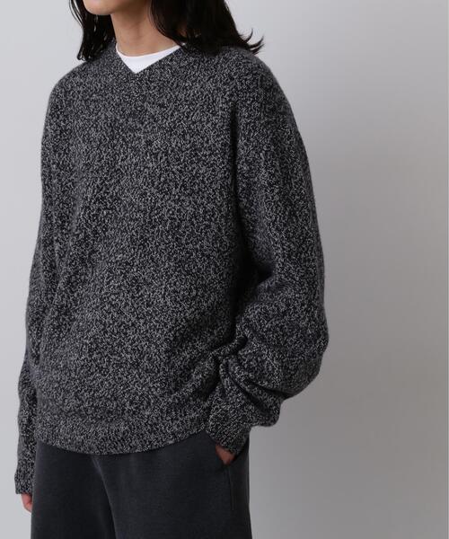 YLEVE（イレーヴ）の「YLEVE / WOOL CASHMERE MELANGE KNIT V NECK PULL OVER（ニット/セーター・メンズ・ブラック/ブルー・5/4）」の7枚目の写真