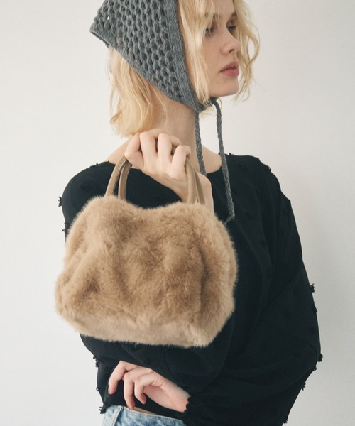 Crisp(クリスプ)の「2way square fur mini bag / 2wayスクエアファーミニバッグ(ハンドバッグ・レディース・アイボリー/ブラウン・FREE)」の1枚目の写真