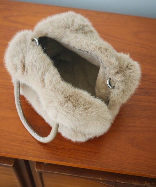 Crisp(クリスプ)の「2way square fur mini bag / 2wayスクエアファーミニバッグ(ハンドバッグ・レディース・アイボリー/ブラウン・FREE)」の5枚目の写真