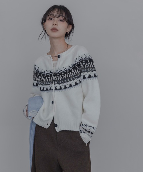 Eimee Law(エイミーロウ)の「ノルディック柄ニットカーデ(カーディガン/ボレロ・レディース・ブラウン/チャコールグレー/アイボリー・FREE)」の1枚目の写真