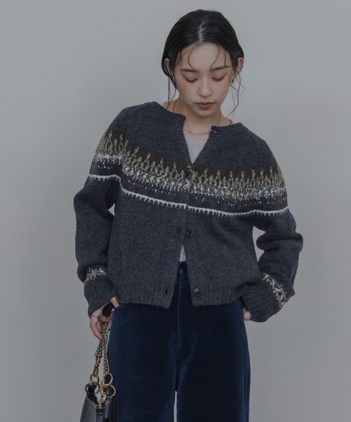 Eimee Law(エイミーロウ)の「ノルディック柄ニットカーデ(カーディガン/ボレロ・レディース・ブラウン/チャコールグレー/アイボリー・FREE)」の15枚目の写真