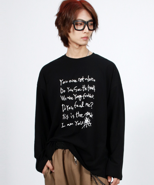DEMARC(ドゥマーク)の「M テキストグラフィック オーバーサイズ ロングスリーブTシャツ - ブラック(Tシャツ/カットソー・メンズ・その他・LARGE/MEDIUM)」の3枚目の写真