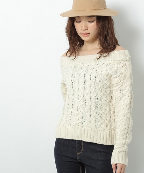 Andemiu(アンデミュウ)の「ケーブルオフショルKNITプルオーバー735431(ニット/セーター・レディース・アイボリー/ライトグレー/ピンク・FREE)」の3枚目の写真