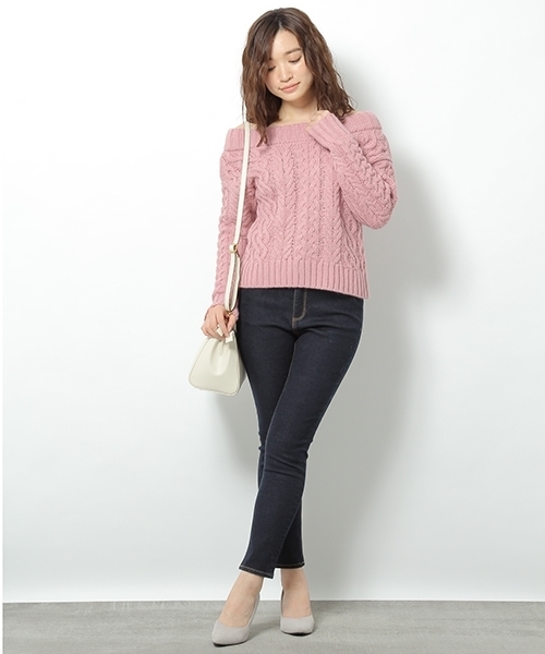 Andemiu(アンデミュウ)の「ケーブルオフショルKNITプルオーバー735431(ニット/セーター・レディース・アイボリー/ライトグレー/ピンク・FREE)」の14枚目の写真