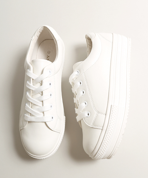 WEGO(ウィゴー)の「WEGO/厚底レースアップスニーカー(スニーカー・レディース・ホワイト/ブラック・LARGE/MEDIUM)」の1枚目の写真