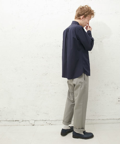 L&HARMONY（エルアンドハーモニー）の「[L&HARMONY / エルアンドハーモニー] タイプライターギャザーシャツ（シャツ/ブラウス・メンズ・ネイビー/サックスブルー・MEDIUM/LARGE）」の21枚目の写真