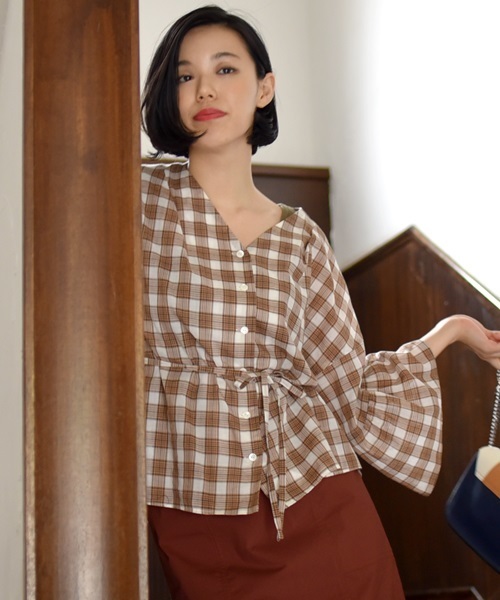 liflattie ships（リフラティ シップス）の「liflattie ships:チェック フレアスリーブ ブラウス ◆（シャツ/ブラウス・レディース・ブラック/ベージュ・MEDIUM/SMALL）」の4枚目の写真