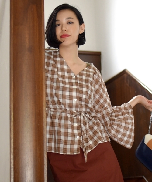 liflattie ships（リフラティ シップス）の「liflattie ships:チェック フレアスリーブ ブラウス ◆（シャツ/ブラウス・レディース・ブラック/ベージュ・MEDIUM/SMALL）」の5枚目の写真