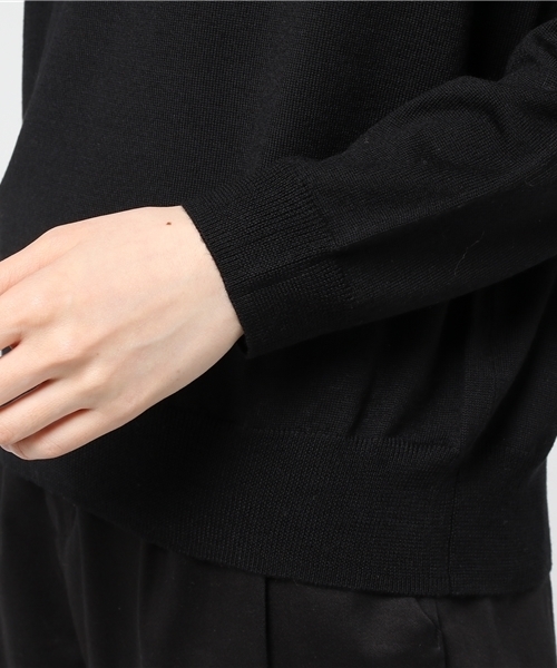 RIVE DROITE（リヴドロワ）の「カシミヤ混Vネックプルオーバー（ニット/セーター・レディース・ブラック/パープル/レッド/モスグリーン/キャメル/ライトベージュ・FREE）」の9枚目の写真