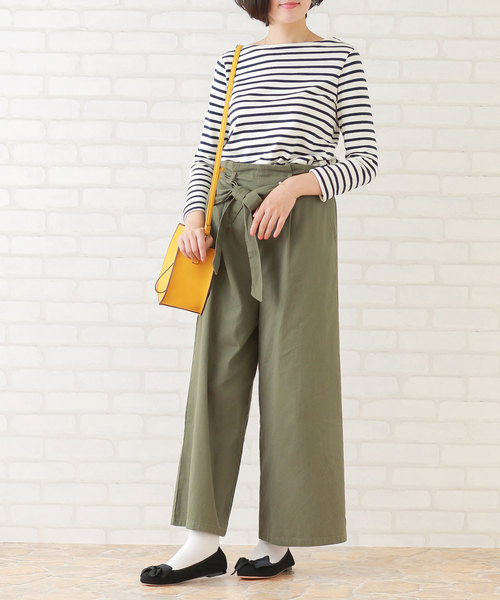 menue(メヌエ)の「グログランリボン付き ラウンドトゥ ローヒール パンプス 1cmヒール フラットシューズ(パンプス・レディース・ブラック/ネイビー/バーガンディー/チャコール/グレイッシュベージュ/ピンクベージュ/ブラック系その他2/ブラック系その他/ブルー/ブラウン系その他・21.5cm/22cm/22.5cm/23cm/23.5cm/24cm/25.5cm/26.0cm/24.5cm/25cm)」の16枚目の写真