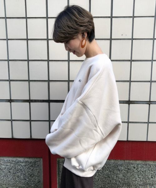 tiptop（ティップトップ）の「裏起毛バックフォトプリントBIGスウェットプルオーバー（スウェット・レディース・ブラック/ベージュ/オフホワイト・FREE）」の5枚目の写真