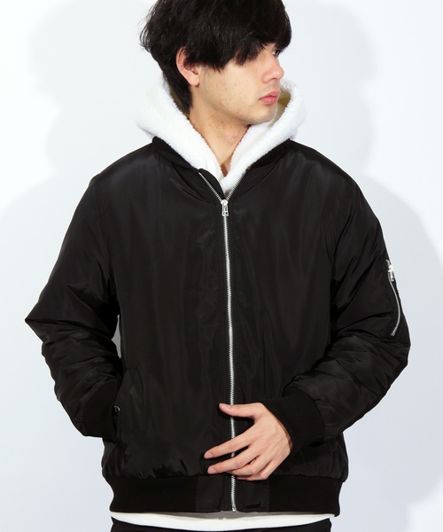 ８(eight)（エイト）の「MA-1 ミリタリージャケット 中綿 ブルゾン（MA-1・メンズ・ブラック/カーキ・MEDIUM/LARGE/X-LARGE）」の2枚目の写真