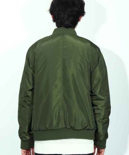 ８(eight)（エイト）の「MA-1 ミリタリージャケット 中綿 ブルゾン（MA-1・メンズ・ブラック/カーキ・MEDIUM/LARGE/X-LARGE）」の8枚目の写真