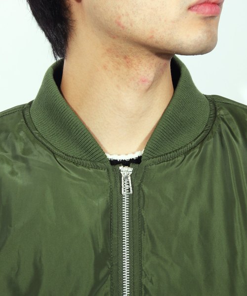 ８(eight)（エイト）の「MA-1 ミリタリージャケット 中綿 ブルゾン（MA-1・メンズ・ブラック/カーキ・MEDIUM/LARGE/X-LARGE）」の9枚目の写真