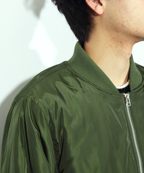 ８(eight)（エイト）の「MA-1 ミリタリージャケット 中綿 ブルゾン（MA-1・メンズ・ブラック/カーキ・MEDIUM/LARGE/X-LARGE）」の11枚目の写真