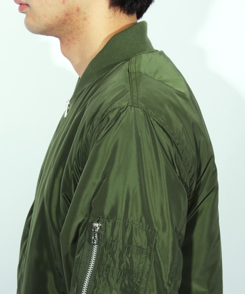 ８(eight)（エイト）の「MA-1 ミリタリージャケット 中綿 ブルゾン（MA-1・メンズ・ブラック/カーキ・MEDIUM/LARGE/X-LARGE）」の20枚目の写真