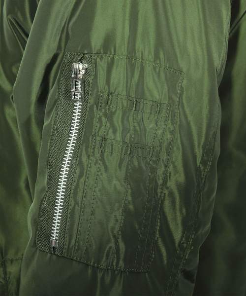 ８(eight)（エイト）の「MA-1 ミリタリージャケット 中綿 ブルゾン（MA-1・メンズ・ブラック/カーキ・MEDIUM/LARGE/X-LARGE）」の21枚目の写真