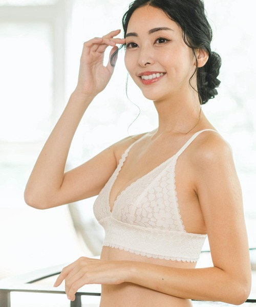 fran de lingerie（フランデランジェリー）の「ノンワイヤーブラ&ショーツセット ブラレット　軽くて楽ちん♪安定感も抜群なブラレット（ブラ&ショーツ・レディース・ブラック/レッド/オフホワイト/ピンク/セージグリーン/マスタード/グレイッシュブルー・S/M/L/XL/LL）」の14枚目の写真