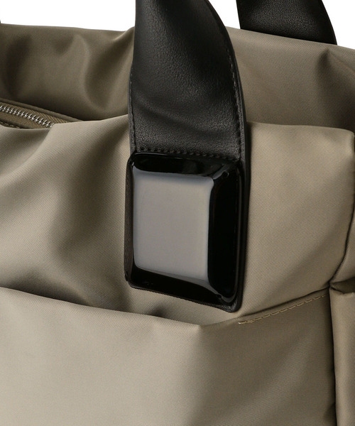 A/C DESIGN BY ALPHA CUBIC（エーシーデザインバイアルファキュービック）の「ナイロントートバッグ（トートバッグ・レディース・ブラック/カーキ/ライトグレー・フリー）」の6枚目の写真