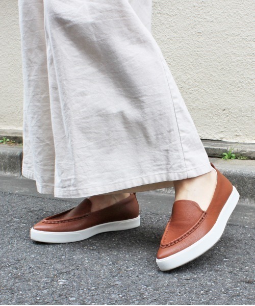 あしながおじさん(アシナガオジサン)の「〈あしながおじさん〉モカシューズ(モカシン/デッキシューズ・レディース・ブラック/ベージュ/ブラウン・23.5cm/24.5cm/23.0cm/24.0cm/22.5cm)」の3枚目の写真