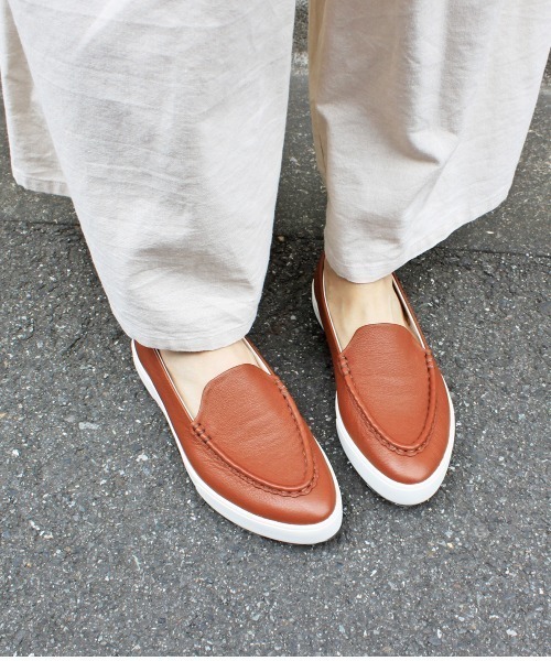 あしながおじさん(アシナガオジサン)の「〈あしながおじさん〉モカシューズ(モカシン/デッキシューズ・レディース・ブラック/ベージュ/ブラウン・23.5cm/24.5cm/23.0cm/24.0cm/22.5cm)」の7枚目の写真