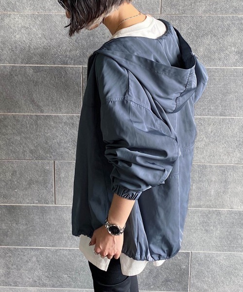 PAGEBOY（ページボーイ）の「スナップフードブルゾン（ブルゾン・レディース・ブラック/グレイッシュベージュ/サックスブルー/カーキ・FREE）」の4枚目の写真