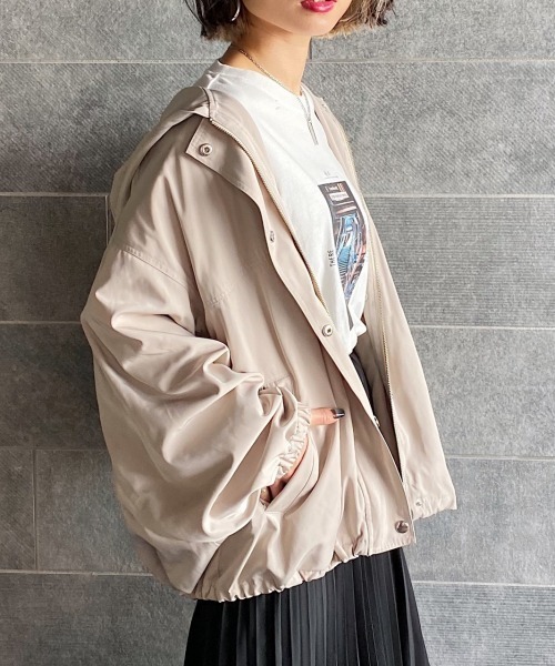 PAGEBOY（ページボーイ）の「スナップフードブルゾン（ブルゾン・レディース・ブラック/グレイッシュベージュ/サックスブルー/カーキ・FREE）」の2枚目の写真