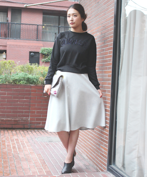 JENEVIEVE(ジュヌヴィエーヴ)の「AMUSEスウェット(スウェット・レディース・ホワイト/グレー/ブラック・1)」の12枚目の写真