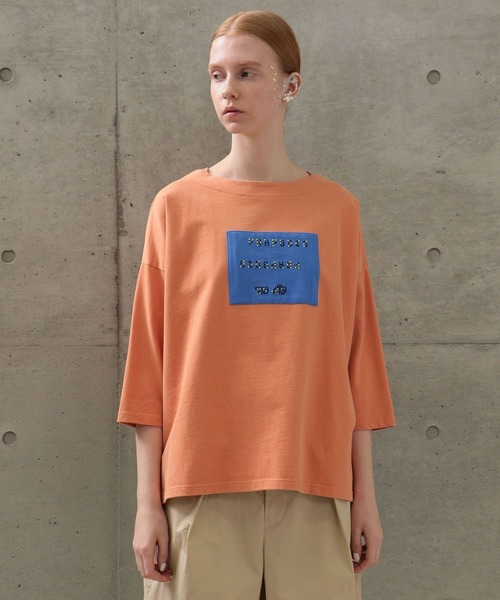 FRAPBOIS(フラボア)の「パウディーT カットソー(Tシャツ/カットソー・レディース・オレンジ系その他/ブラック/ホワイト・1/2)」の3枚目の写真