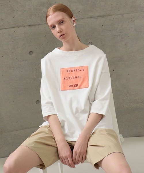 FRAPBOIS(フラボア)の「パウディーT カットソー(Tシャツ/カットソー・レディース・オレンジ系その他/ブラック/ホワイト・1/2)」の12枚目の写真