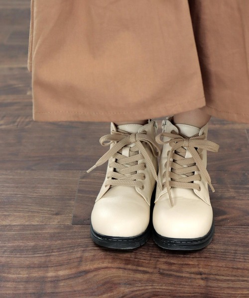SOROTTO（ソロット）の「ファスナー付きレースアップブーツ（ブーツ・キッズ・ブラック/アイボリー/ベージュ系その他・22.0cm/16.0cm/17.0cm/18.0cm/19.0cm/20.0cm/21.0cm）」の18枚目の写真