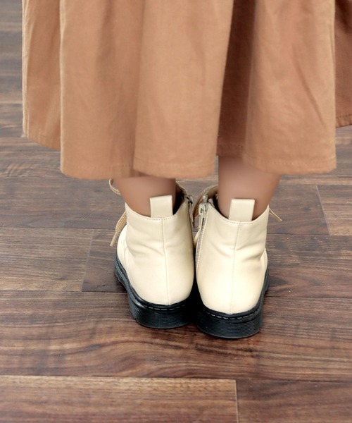 SOROTTO（ソロット）の「ファスナー付きレースアップブーツ（ブーツ・キッズ・ブラック/アイボリー/ベージュ系その他・22.0cm/16.0cm/17.0cm/18.0cm/19.0cm/20.0cm/21.0cm）」の19枚目の写真