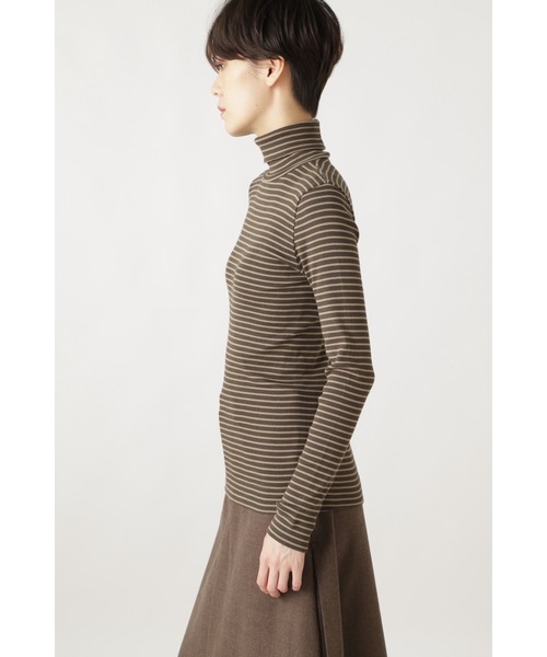 human woman(ヒューマンウーマン)の「スビン丸胴ボーダー(Tシャツ/カットソー・レディース・チャコールグレー/ダークオリーブ・MEDIUM)」の9枚目の写真