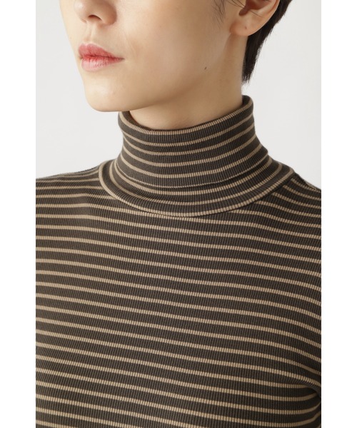 human woman(ヒューマンウーマン)の「スビン丸胴ボーダー(Tシャツ/カットソー・レディース・チャコールグレー/ダークオリーブ・MEDIUM)」の7枚目の写真
