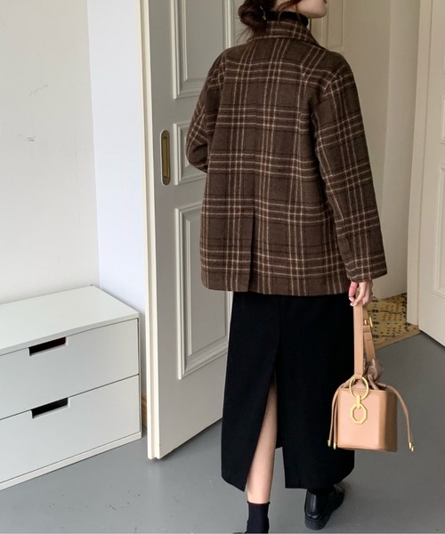 emi+(エミプラス)の「BIGシルエット チェック柄テーラージャケット(チェスターコート・レディース・ブラック/ブラウン/ダークブラウン/ベージュ/アイボリー・S/M/L)」の10枚目の写真