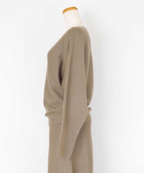 UR'S（ユアーズ）の「ﾄﾞﾙﾏﾝﾆｯﾄ×ｽｶｰﾄｾｯﾄｱｯﾌﾟ（セットアップ・レディース・ブラック/グレイッシュベージュ・S/M/L）」の4枚目の写真