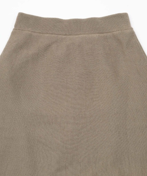 UR'S（ユアーズ）の「ﾄﾞﾙﾏﾝﾆｯﾄ×ｽｶｰﾄｾｯﾄｱｯﾌﾟ（セットアップ・レディース・ブラック/グレイッシュベージュ・S/M/L）」の8枚目の写真