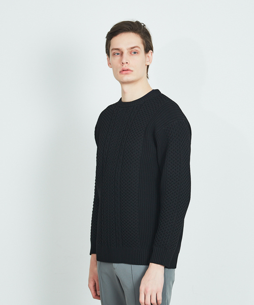 ABAHOUSE（アバハウス）の「クルーネック アランニット（ニット/セーター・メンズ・ブラック/オフホワイト/グレイッシュベージュ/グレイッシュブルー・46/44/48）」の2枚目の写真