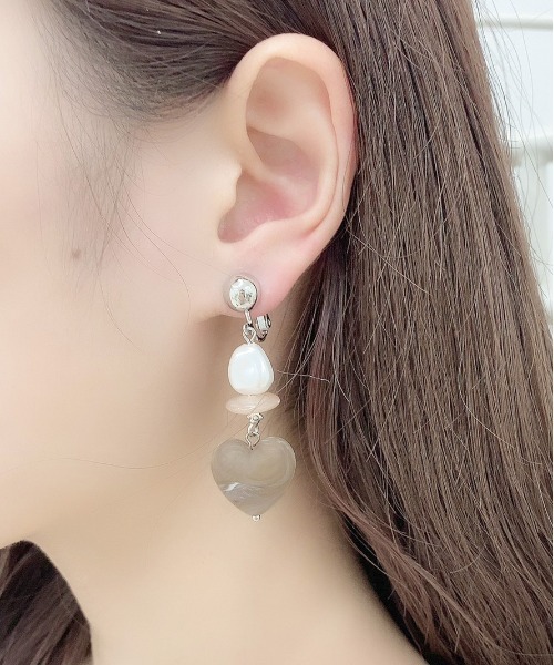 apres jour(アプレジュール)の「【apres jour×ARIAZ】ハートストーンイヤリング(イヤリング・レディース・ダークブラウン/ピンクベージュ/アイボリー/ライトブラウン/ナチュラル・FREE)」の4枚目の写真