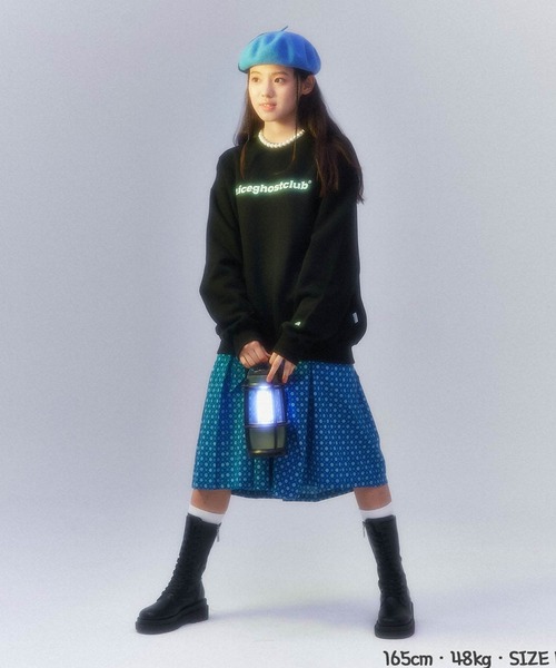 NICE GHOST CLUB(ナイスゴーストクラブ)の「【nice ghost club/ナイス ゴースト クラブ】TYPO LOGO SWEATSHIRTS/韓国ブランド タイポロゴ MTM スウェットシャツ トレーナー(スウェット・レディース・ブラック/アイボリー・L)」の4枚目の写真