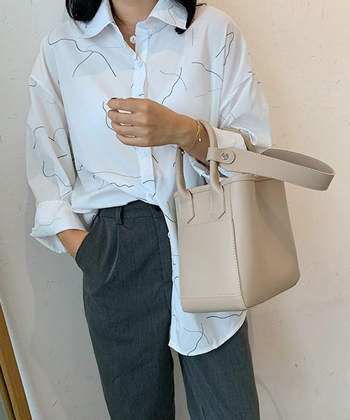 shopnikoniko（ショップニコニコ）の「バケットスクエアバッグ（ハンドバッグ・レディース・ベージュ/ブラック/ホワイト・フリー）」の7枚目の写真