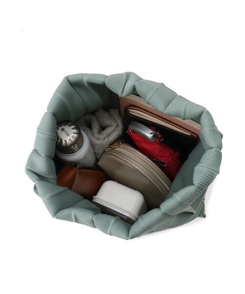 SHOO・LA・RUE（シューラルー）の「◆ニットプリーツバッグ（トートバッグ・レディース・オレンジ/グリーン/サンドベージュ/グレー系その他/ピンク系・00）」の10枚目の写真