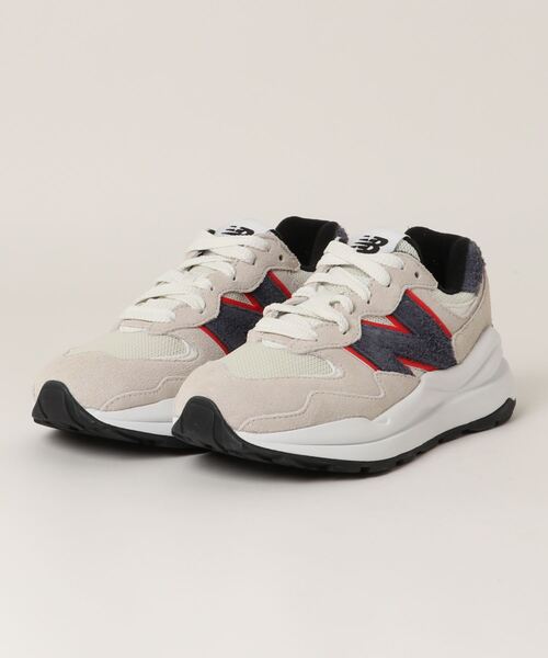 NEW BALANCE(ニューバランス)の「M5740(スニーカー・メンズ・レッド/ホワイト・28.0cm/23.5cm/29.0cm/28.5cm/26.0cm/23.0cm/27.5cm/24.0cm/25.0cm/24.5cm/25.5cm/26.5cm/30.0cm/27.0cm/22.5cm)」の2枚目の写真