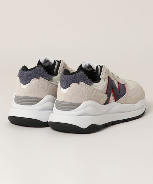 NEW BALANCE(ニューバランス)の「M5740(スニーカー・メンズ・レッド/ホワイト・28.0cm/23.5cm/29.0cm/28.5cm/26.0cm/23.0cm/27.5cm/24.0cm/25.0cm/24.5cm/25.5cm/26.5cm/30.0cm/27.0cm/22.5cm)」の3枚目の写真