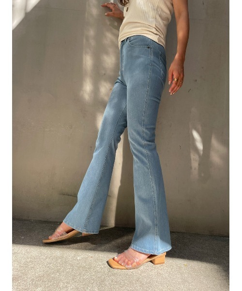 TRUNC（トランクエイティーエイト）の「Wonder Shape Flare Denim（デニムパンツ・レディース・ブルー・MEDIUM/SMALL）」の22枚目の写真