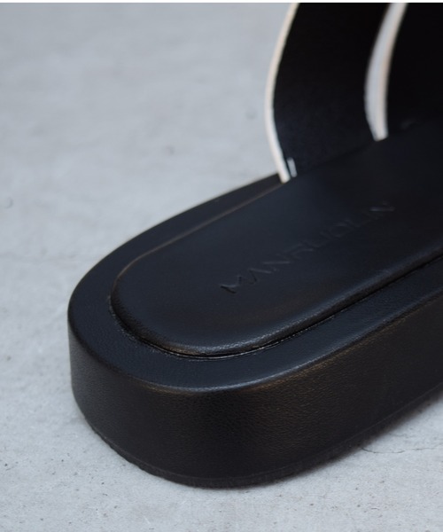 Marient（マリエント）の「Taper Leather Sandals/ベルトステッチサンダル（サンダル・レディース・アイボリー/ブラック・23.0cm/23.5cm/24.0cm/24.5cm）」の10枚目の写真