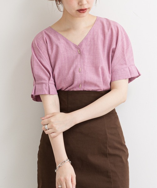 natural couture(ナチュラルクチュール)の「バー釦袖タックブラウス(シャツ/ブラウス・レディース・ブラック/サックスブルー/モカ/ストライプ/ライトベージュ/ピンク・FREE)」の5枚目の写真
