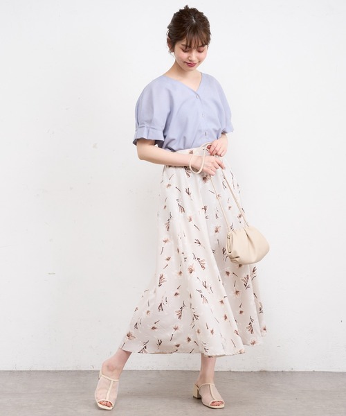 natural couture(ナチュラルクチュール)の「バー釦袖タックブラウス(シャツ/ブラウス・レディース・ブラック/サックスブルー/モカ/ストライプ/ライトベージュ/ピンク・FREE)」の16枚目の写真